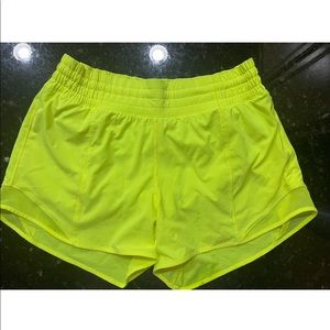 Lululemon Hotty Hot High-Rise Lined Short 4" 8 Tall
